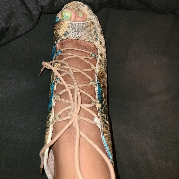 ZIGI SOHO SNAKE PRINT SHOES (SIZE 9) - Picture 5 of 8